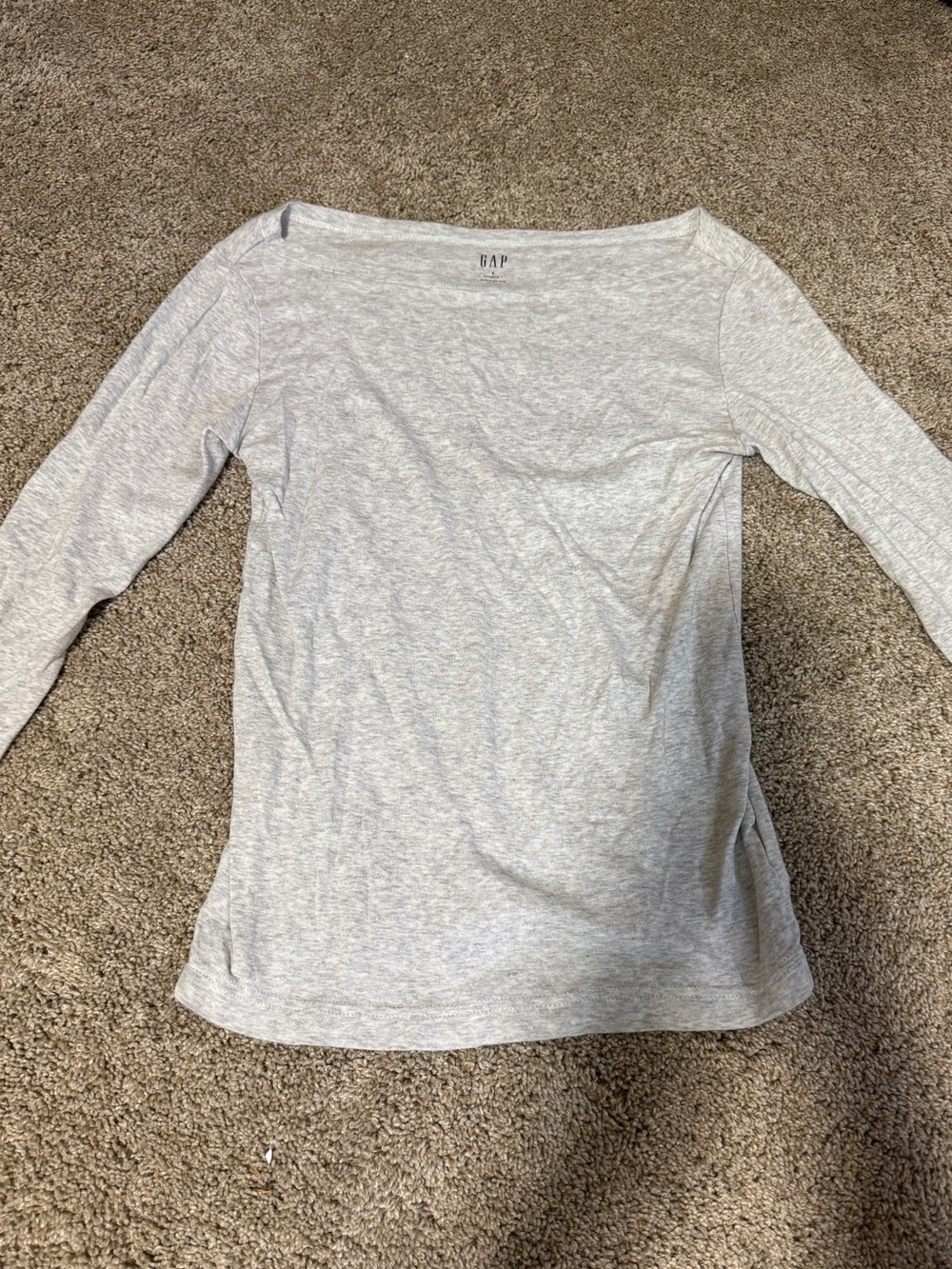 Small Heather Gray Gap long-sleeve boatneck Long sleeve shirt
